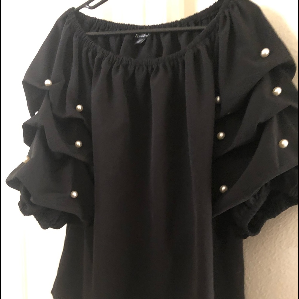 Pearl sleeve off the shoulder black top